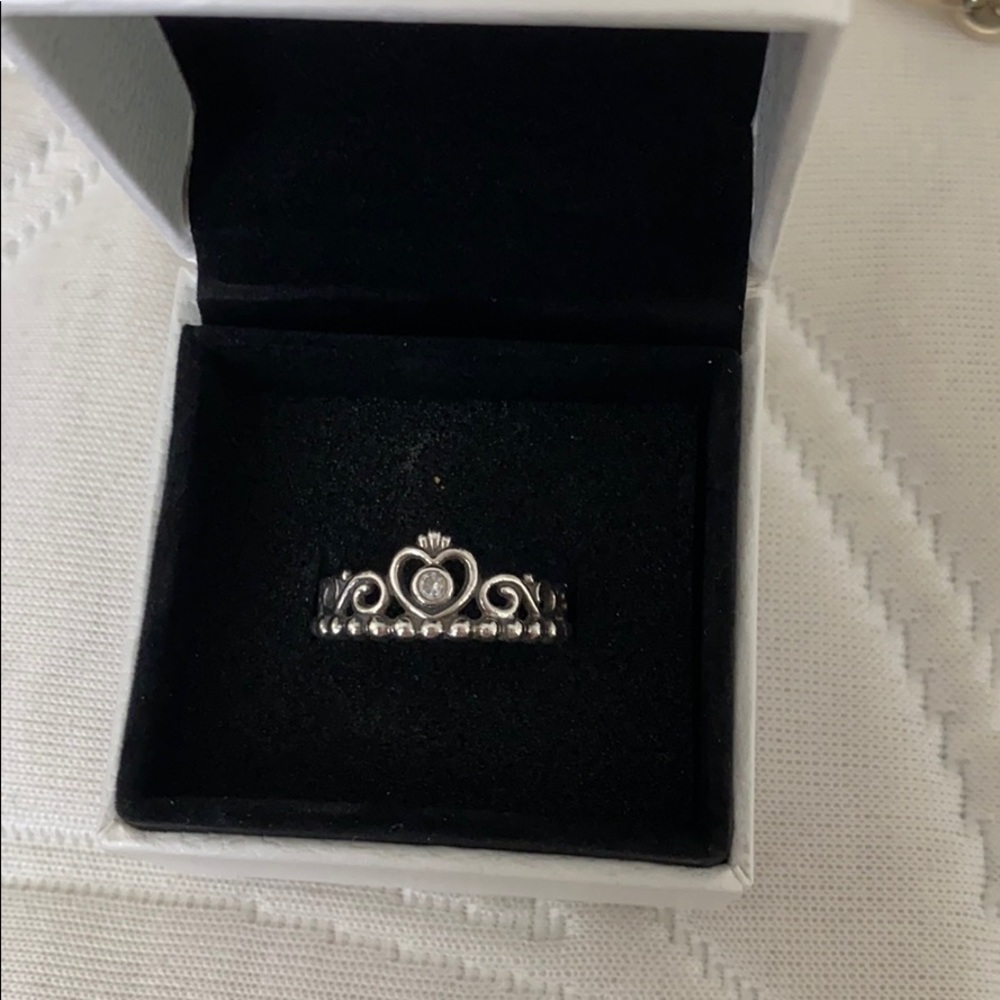 Pandora crown ring size 8